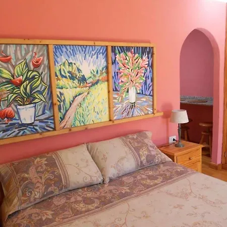 Sleeps 2 Pool Wifi Haria