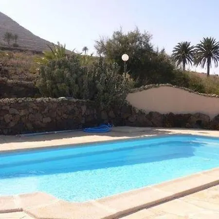 Sleeps 2 Pool Wifi Apartment *