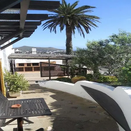 Sleeps 2 Pool Wifi Haria