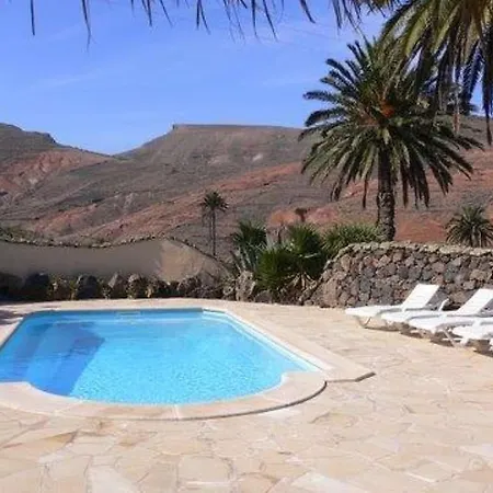 Sleeps 2 Pool Wifi Haría